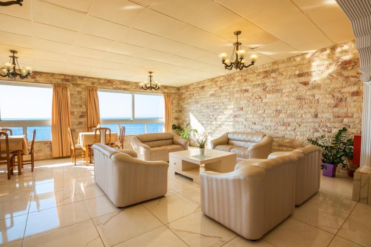 Castelia Bay Hotel Amoopi Exterior foto
